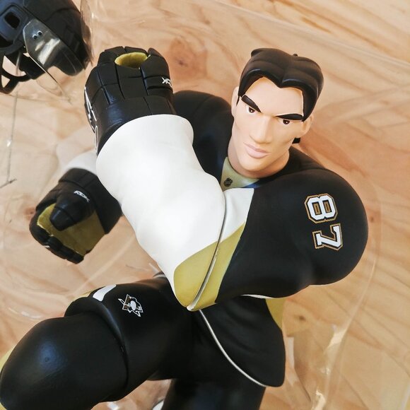 Upper Deck Sidney Crosby All Star Vinyl Figure - Picture 10 of 14